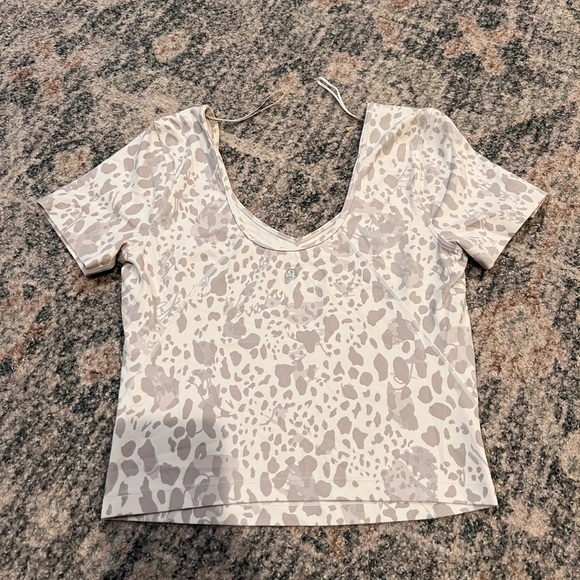 lululemon Align T-Shirt. B3 - Picture 2 of 4